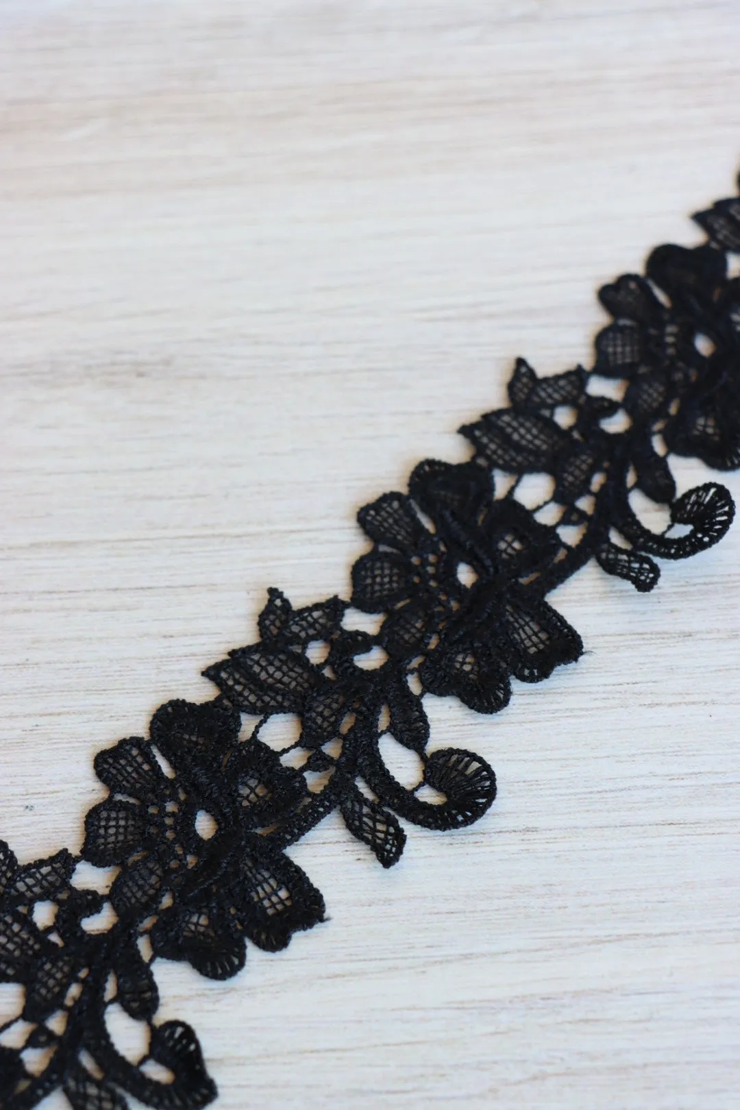 Black 1.75" Wide Venice Lace