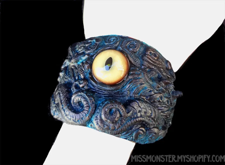 CAST RESIN CREATURE CUFF