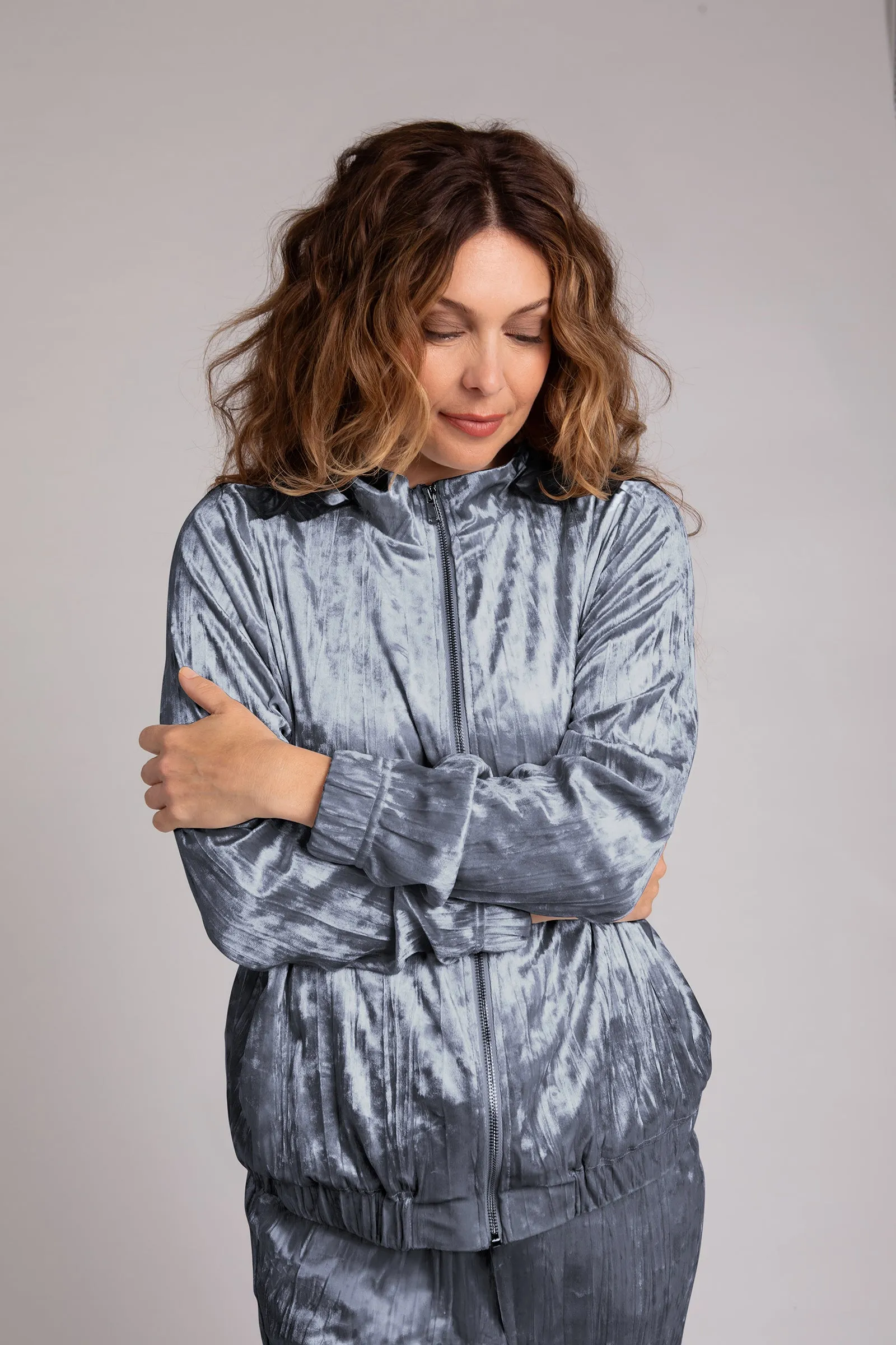 Crinkle Velvet Zip Front Warm Up | Gunmetal