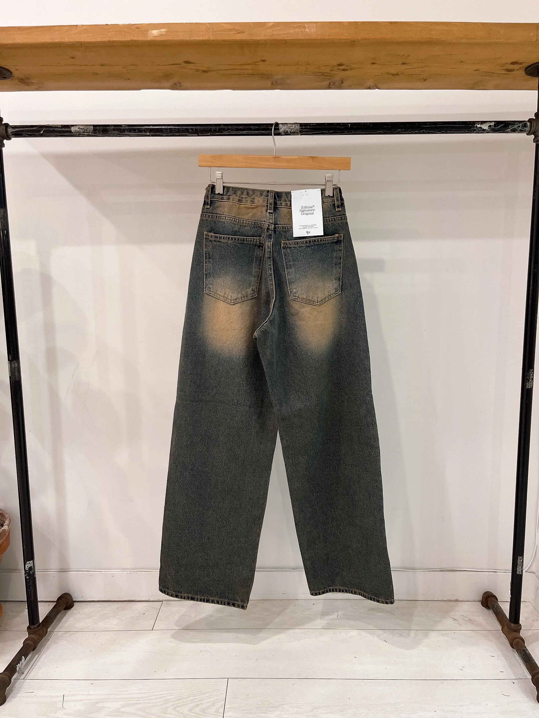 DOUBT Acid washed jeans