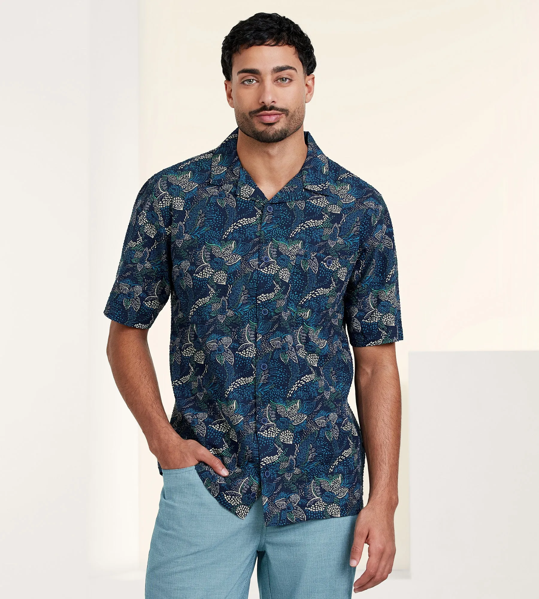 Modern Fit Printed Short Sleeve Resort Sport Shirt