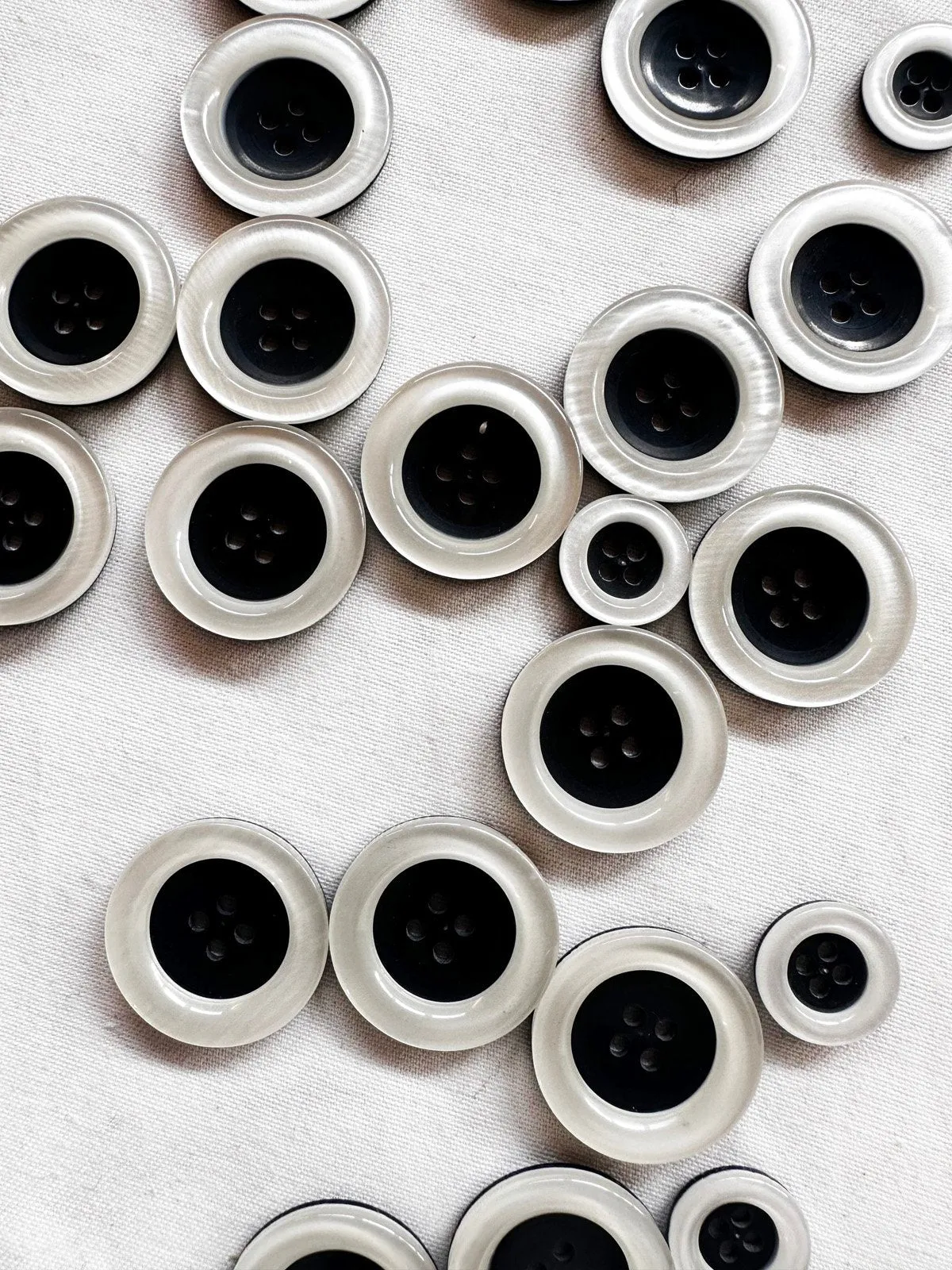 Pearly Edge Black Buttons