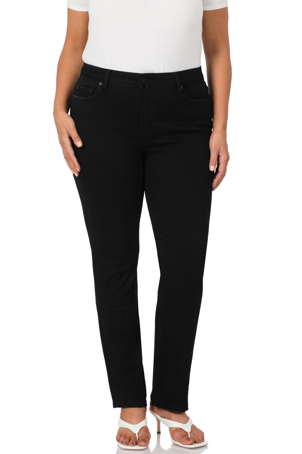 Zenana Plus Mid-Rise Straight Leg Frayed Jeans