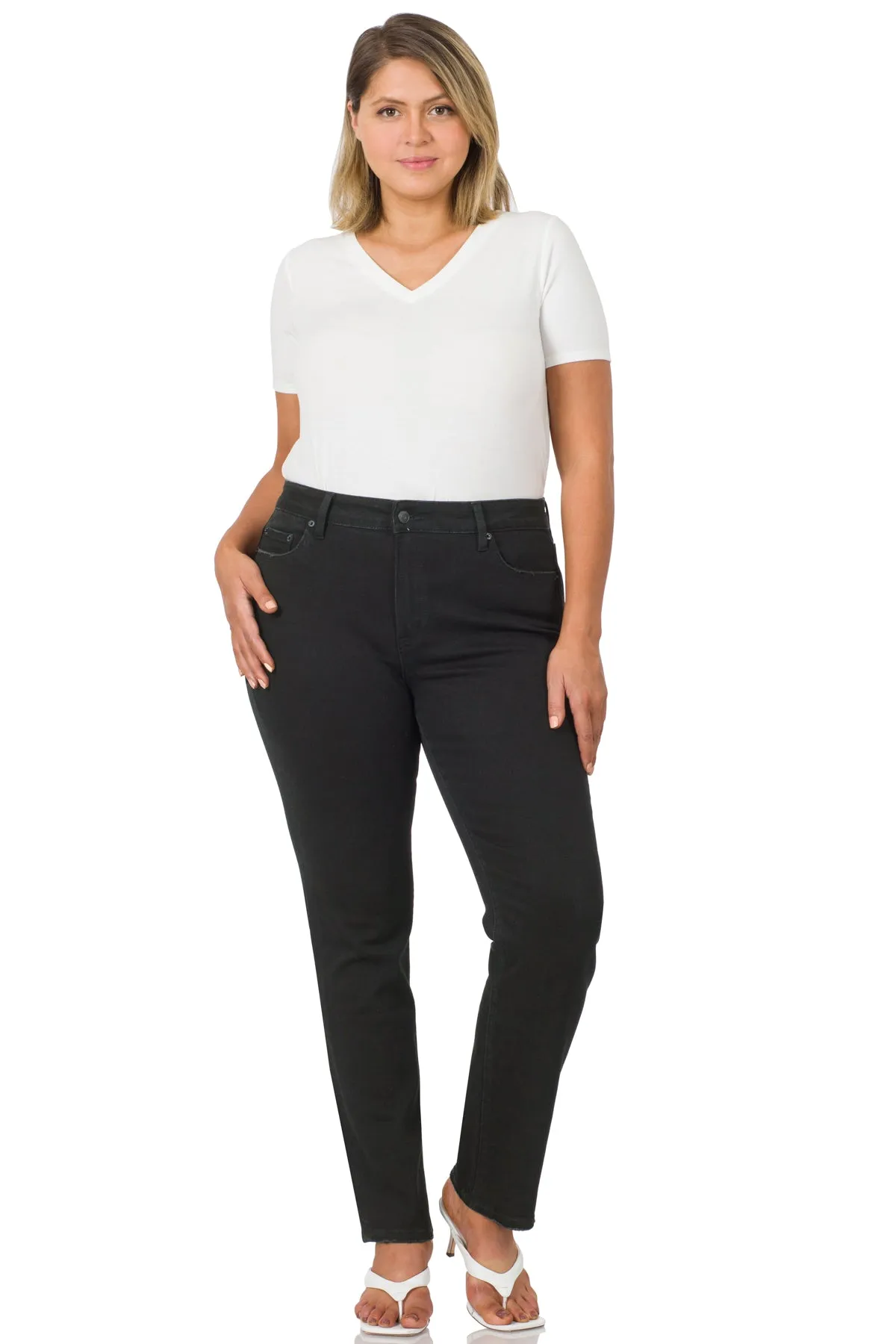 Zenana Plus Mid-Rise Straight Leg Frayed Jeans