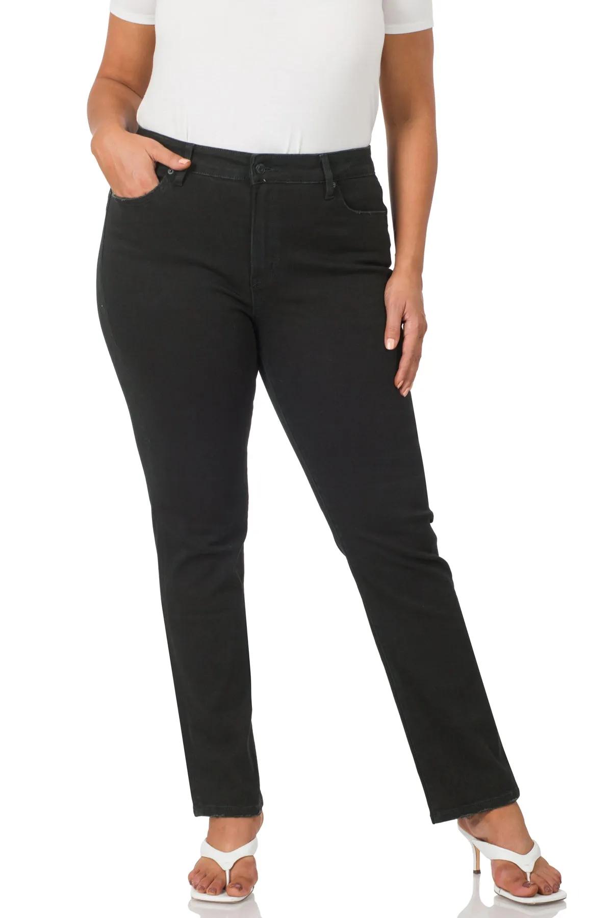 Zenana Plus Mid-Rise Straight Leg Frayed Jeans